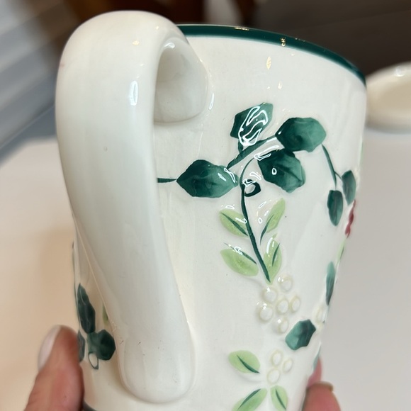 Pfaltzgraff Winterberry Holiday Covered Mug - Picture 6 of 14